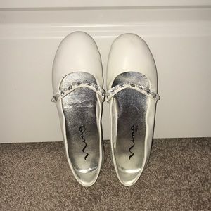 NINA KIDS brand girls shoes - size 3.